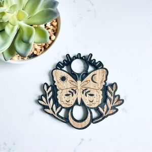 3/$22🩶 Celestial Butterfly Moon Wooden Sphere Crystal Stand Etched Witchy Goth